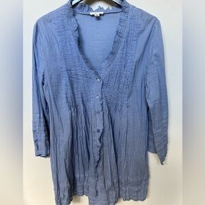 Sophie Max blue button down shirt with ruffle accents. Very cute on!